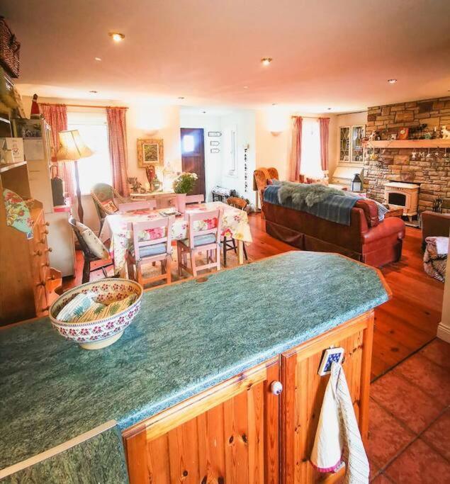 Orchard Cottage Dingle Exterior foto